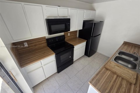 Condo in Orlando, Florida, 2 bedrooms  № 1841217 - photo 21