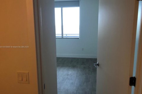 Condominio en venta en North Miami Beach, Florida, 2 dormitorios, 103.59 m2 № 1978253 - foto 23