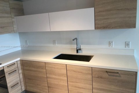 Condominio en venta en North Miami Beach, Florida, 2 dormitorios, 103.59 m2 № 1978253 - foto 7