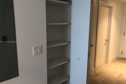 Condominio en venta en North Miami Beach, Florida, 2 dormitorios, 103.59 m2 № 1978253 - foto 27