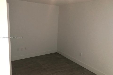 Condominio en venta en North Miami Beach, Florida, 2 dormitorios, 103.59 m2 № 1978253 - foto 10