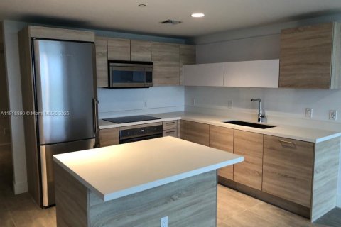 Condominio en venta en North Miami Beach, Florida, 2 dormitorios, 103.59 m2 № 1978253 - foto 3