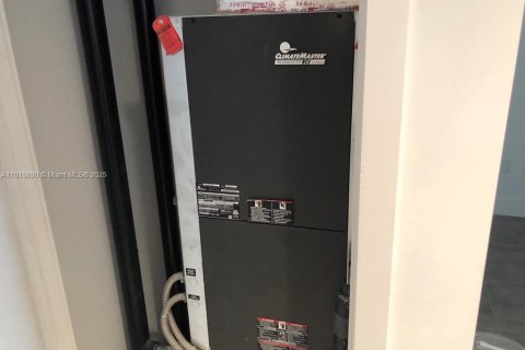 Condominio en venta en North Miami Beach, Florida, 2 dormitorios, 103.59 m2 № 1978253 - foto 11