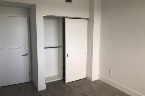 Condominio en venta en North Miami Beach, Florida, 2 dormitorios, 103.59 m2 № 1978253 - foto 16