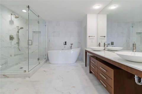 Купить кондоминиум в Майами, Флорида 2 спальни, 141.03м2, № 2018028 - фото 9