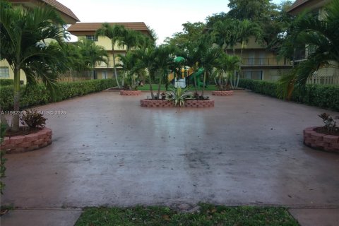 Appartement à louer à Miami, Floride: 2 chambres, 83.7 m2 № 2056727 - photo 3