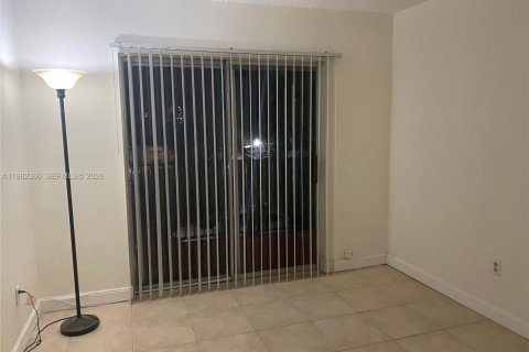 Appartement à louer à Miami, Floride: 2 chambres, 83.7 m2 № 2056727 - photo 8