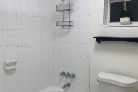 Appartement à louer à Miami, Floride: 2 chambres, 83.7 m2 № 2056727 - photo 10