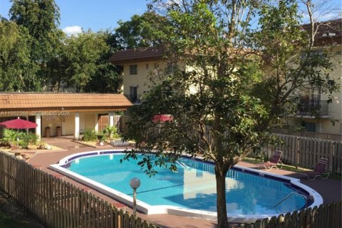 Appartement à louer à Miami, Floride: 2 chambres, 83.7 m2 № 2056727 - photo 4