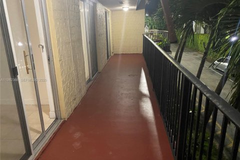 Appartement à louer à Miami, Floride: 2 chambres, 83.7 m2 № 2056727 - photo 12