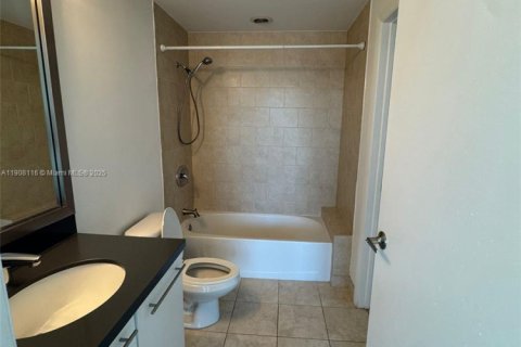 Copropriété à vendre à Miami, Floride: 2 chambres, 101.54 m2 № 1967913 - photo 13