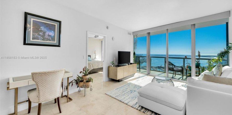 Condominio en Miami, Florida, 1 dormitorio № 1752513