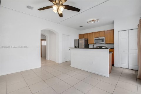 Condominio en venta en Miramar, Florida, 3 dormitorios, 133.41 m2 № 1887303 - foto 16