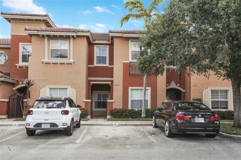 Condominio en venta en Miramar, Florida, 3 dormitorios, 133.41 m2 № 1887303 - foto 1