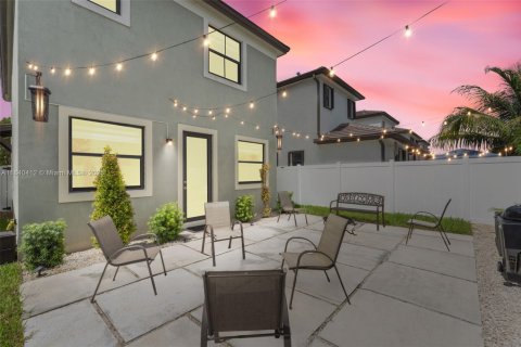 House in Hialeah, Florida 4 bedrooms, 201.97 sq.m. № 1980151 - photo 26