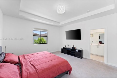 House in Hialeah, Florida 4 bedrooms, 201.97 sq.m. № 1980151 - photo 22