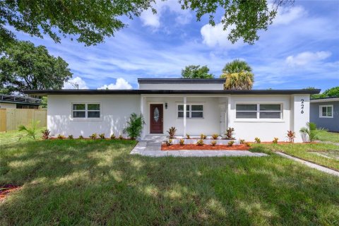 House in Orlando, Florida 4 bedrooms, 133.13 sq.m. № 1797190 - photo 1