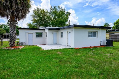 House in Orlando, Florida 4 bedrooms, 133.13 sq.m. № 1797190 - photo 6