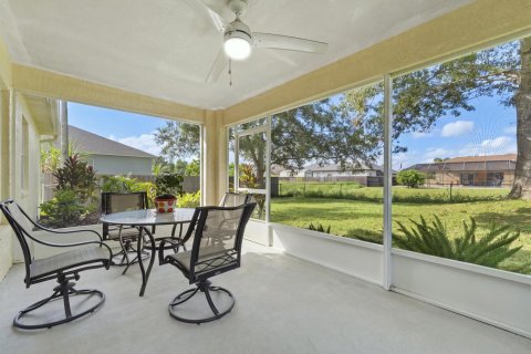 House in Port St. Lucie, Florida 3 bedrooms, 149.94 sq.m. № 2421382 - photo 22