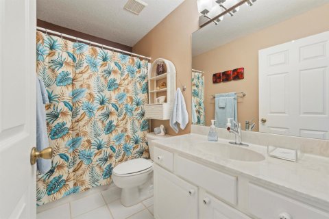 House in Port St. Lucie, Florida 3 bedrooms, 149.94 sq.m. № 2421382 - photo 18