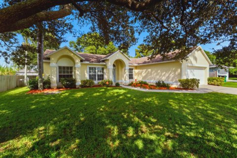 House in Port St. Lucie, Florida 3 bedrooms, 149.94 sq.m. № 2421382 - photo 3