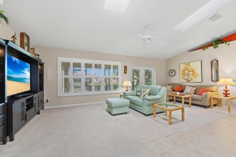 House in Port St. Lucie, Florida 3 bedrooms, 149.94 sq.m. № 2421382 - photo 5
