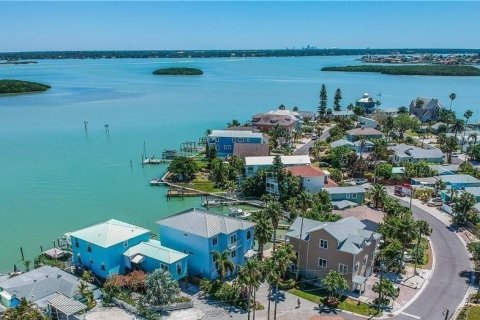 Terreno en venta en Madeira Beach, Florida № 1819527 - foto 8