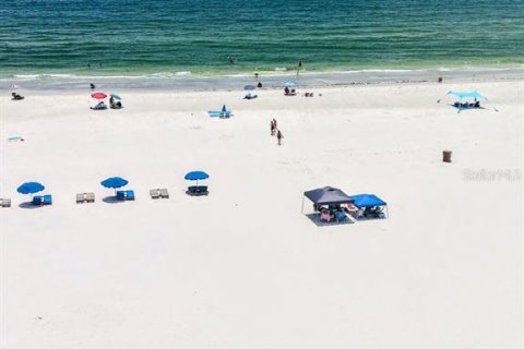 Terreno en venta en Madeira Beach, Florida № 1819527 - foto 4