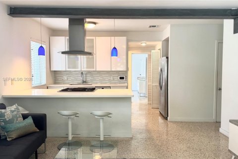 Apartment in Miami Beach, Florida 1 bedroom, 69.68 sq.m. № 2069621 - photo 2