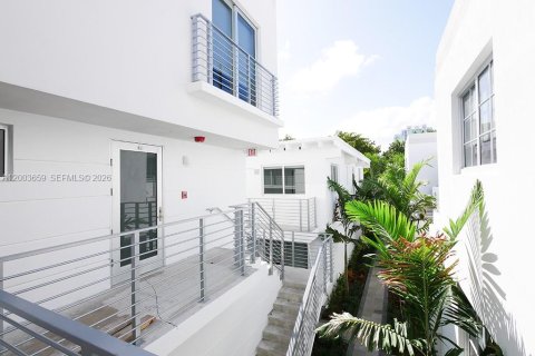 Apartment in Miami Beach, Florida 1 bedroom, 69.68 sq.m. № 2069621 - photo 10