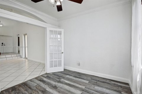 Townhouse in Miramar, Florida 4 bedrooms, 163.6 sq.m. № 1990173 - photo 14