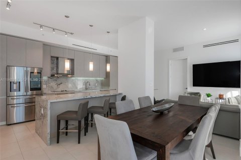 Condominio en venta en Miami Beach, Florida, 2 dormitorios, 137.12 m2 № 1999842 - foto 6