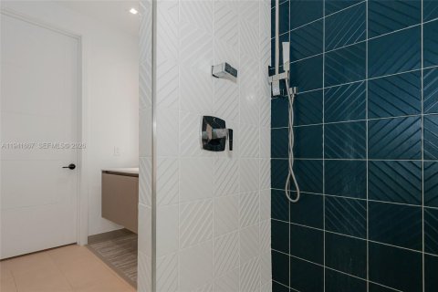 Condominio en venta en Miami Beach, Florida, 2 dormitorios, 137.12 m2 № 1999842 - foto 15