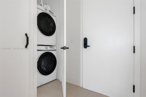 Condominio en venta en Miami Beach, Florida, 2 dormitorios, 137.12 m2 № 1999842 - foto 26