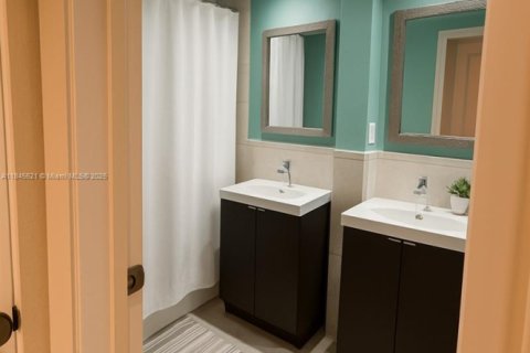 Снять в аренду кондоминиум в Норт-Майами, Флорида 1 спальня, 70.79м2, № 1842757 - фото 3