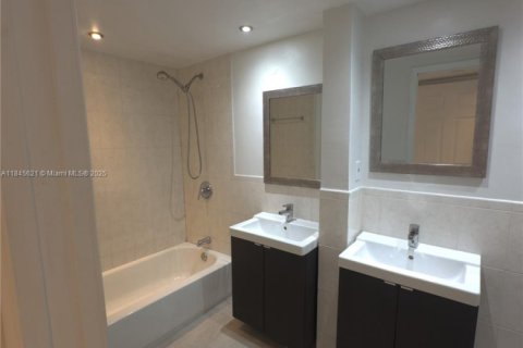 Снять в аренду кондоминиум в Норт-Майами, Флорида 1 спальня, 70.79м2, № 1842757 - фото 20