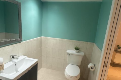 Снять в аренду кондоминиум в Норт-Майами, Флорида 1 спальня, 70.79м2, № 1842757 - фото 4