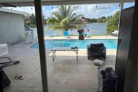 Villa ou maison à louer à Sunrise, Floride: 4 chambres, 168.99 m2 № 1996862 - photo 12