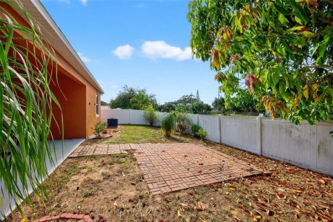 House in Haines City, Florida 4 bedrooms, 184.23 sq.m. № 1907936 - photo 6