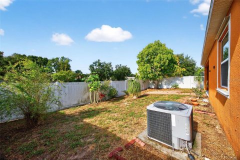 House in Haines City, Florida 4 bedrooms, 184.23 sq.m. № 1907936 - photo 5