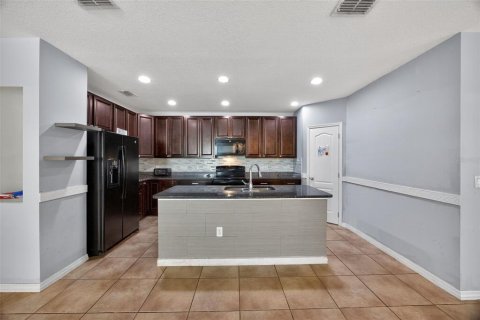 House in Haines City, Florida 4 bedrooms, 184.23 sq.m. № 1907936 - photo 14