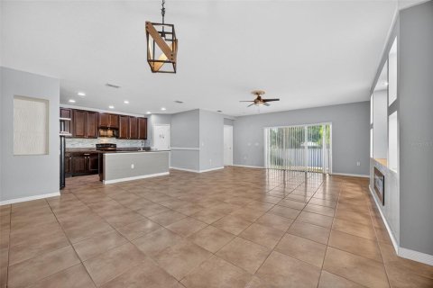 House in Haines City, Florida 4 bedrooms, 184.23 sq.m. № 1907936 - photo 11