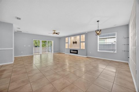 House in Haines City, Florida 4 bedrooms, 184.23 sq.m. № 1907936 - photo 9