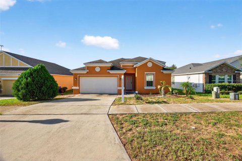 House in Haines City, Florida 4 bedrooms, 184.23 sq.m. № 1907936 - photo 1