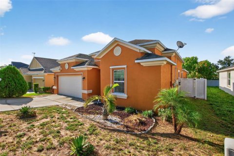 House in Haines City, Florida 4 bedrooms, 184.23 sq.m. № 1907936 - photo 3