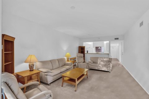 Купить кондоминиум в Тамарак, Флорида 3 комнаты, 135.36м2, № 2083115 - фото 16