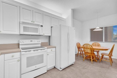 Купить кондоминиум в Тамарак, Флорида 3 комнаты, 135.36м2, № 2083115 - фото 10