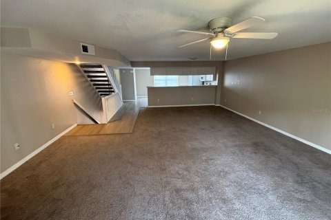 Townhouse in Tierra Verde, Florida 3 bedrooms, 178.19 sq.m. № 2111048 - photo 7