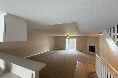 Townhouse in Tierra Verde, Florida 3 bedrooms, 178.19 sq.m. № 2111048 - photo 12