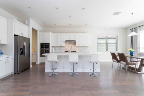House in Orlando, Florida 5 bedrooms, 354.52 sq.m. № 1801561 - photo 21